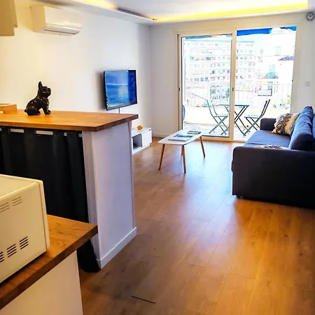 2 Persons - Clim - Hypercenter - 2mins Of - Juan Les Pins - And Sun