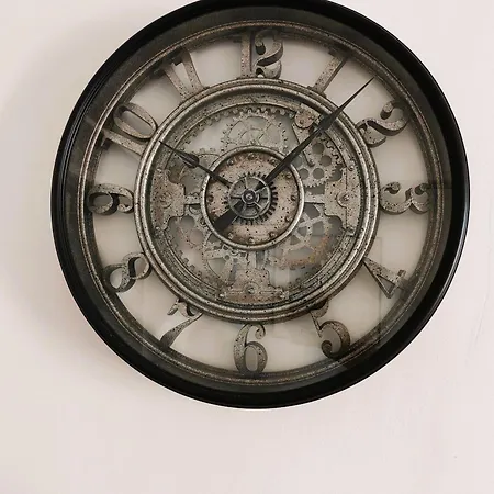 2 Persons - Clim - Hypercenter - 2mins Of - Juan Les Pins - And Sun