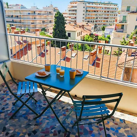 Superbe Sudio Juan Les Pins 2mins Des Plages Hypercentre *