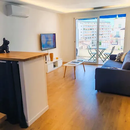 2 Persons - Clim - Hypercenter - 2mins Of - Juan Les Pins - And Sun