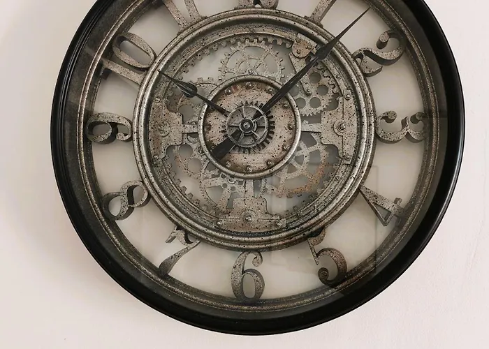 2 Persons - Clim - Hypercenter - 2mins Of - Juan Les Pins - And Sun