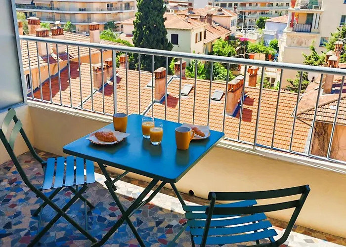 2 Persons - Clim - Hypercenter - 2mins Of - Juan Les Pins - And Sun Daire *