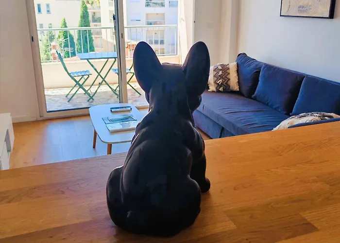 2 Persons - Clim - Hypercenter - 2mins Of - Juan Les Pins - And Sun *