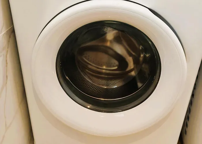 2 Persons - Clim - Hypercenter - 2mins Of - Juan Les Pins - And Sun *