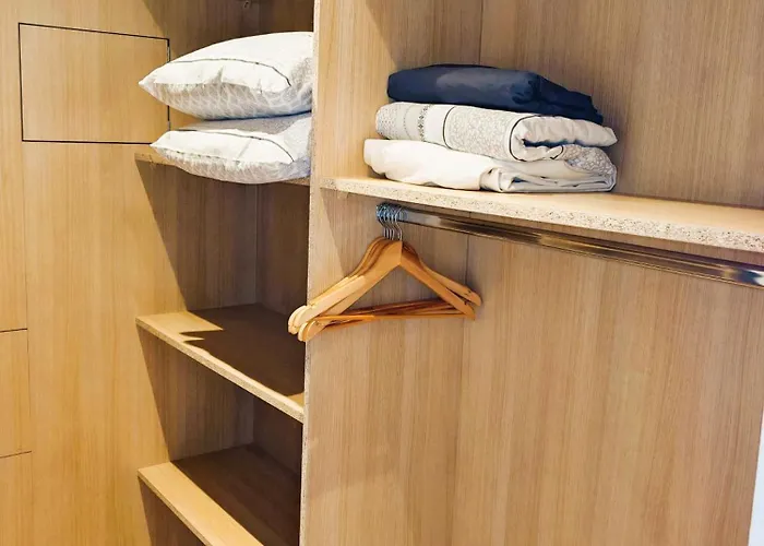 2 Persons - Clim - Hypercenter - 2mins Of - Juan Les Pins - And Sun *