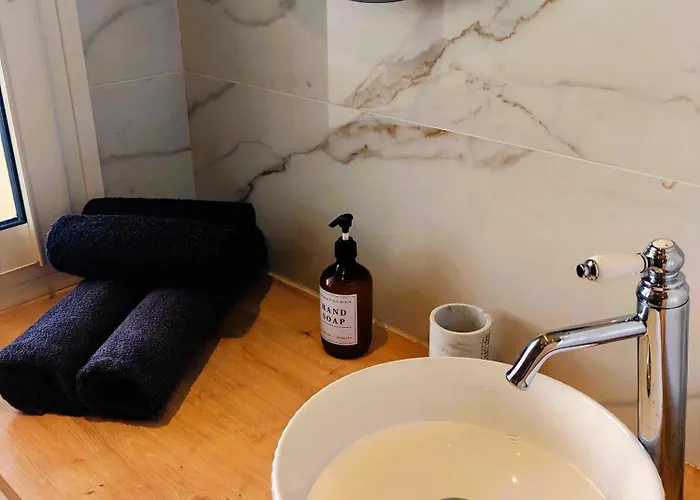 2 Persons - Clim - Hypercenter - 2mins Of - Juan Les Pins - And Sun