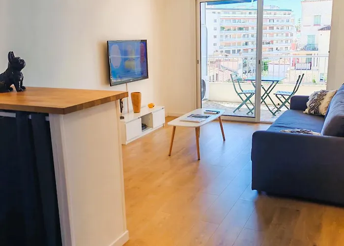 2 Persons - Clim - Hypercenter - 2mins Of - Juan Les Pins - And Sun